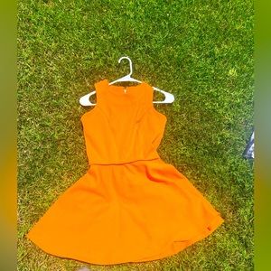 Orange vintage dress from vintage thrift shop. No tag | No Brand